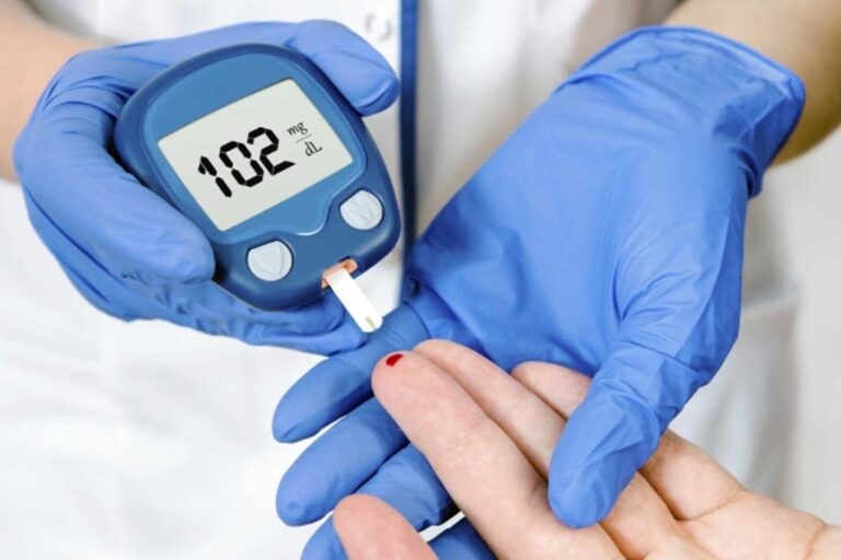 Esercizio fisico e alimentazione sana e moderata si mostrano efficaci nel rimandare o rendere improbabile l’appuntamento con il diabete.